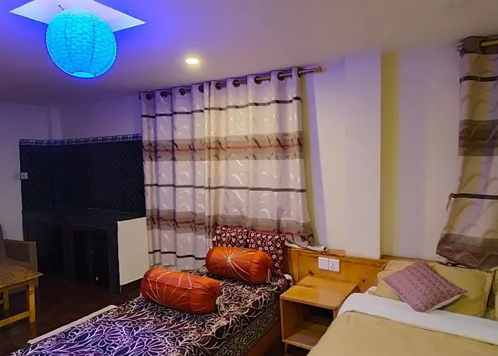 Shree Tara Hotel