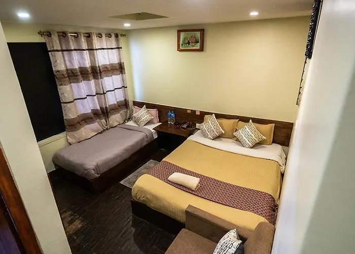 Shree Tara Hotel *