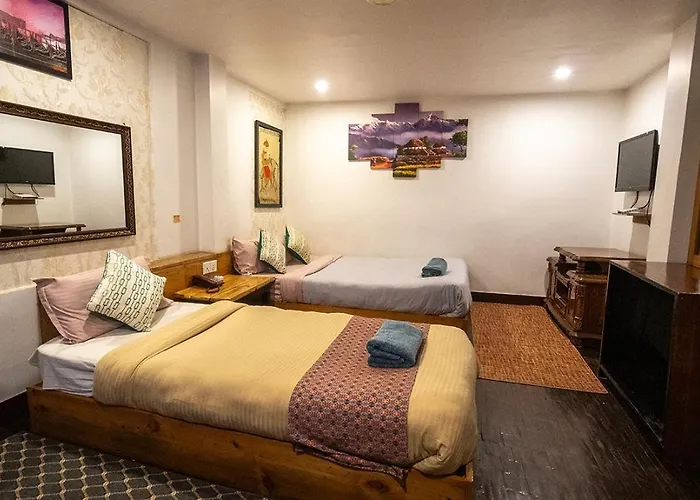 Shree Tara Hotel *